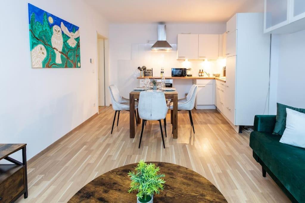City Apartment Top Location, Quiet And Cozy Ideal To Relax Or Work Wien Exteriör bild